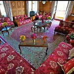 Royal Mumtaz Grp Of Houseboats