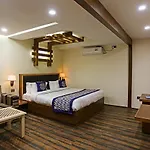 Collection O 6035 Hotel Grand Jigar