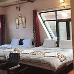 Petals Of Chinar Hospitality