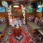 Houseboat Shagoo Palace
