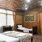 Houseboat Star Of India