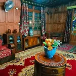 Cutty Sark Houseboat, Srinagar