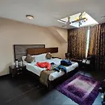 7 Hills Home Stay
