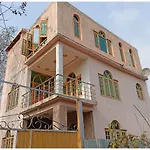 Hotel Crown Palace, Shrinagar