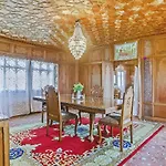 Kashmir Palace Group Of Houseboats
