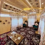 Houseboat Gulnar