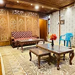 Hayat Houseboat