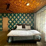 Hotel White Stone Srinagar