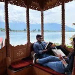 New Kolohai Group Of Houseboats