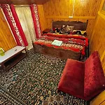 Hb Nancy Group Of Houseboats