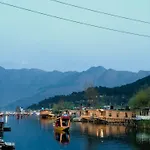Houseboat Gulnar