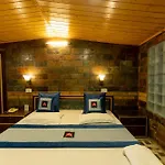 Hotel Akbar At Dal Lake Ghat Number 1