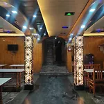 New Zum Zum Hotel & Restaurant