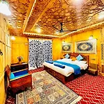 Floating Luxury Group Of Houseboats