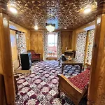 New Kolohai Group Of Houseboats