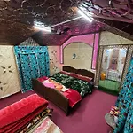 Houseboat Young Balmoral Castle