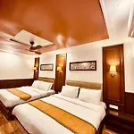 Walisons Hotel