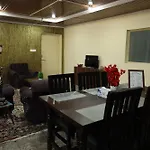 Khwaab Gah By The Khayabaan-Homestay Apartments Fully Furnished With Functional Kitchen, Wifi & Parking In City Centre