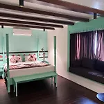 Hotel Green Rooms, Vintage Luxury Near Dal Lake