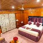 Wangnoo Heritage Houseboats