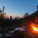 Stayvista At Lakeshore Bliss