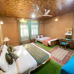 Nazneen Group Of Houseboats