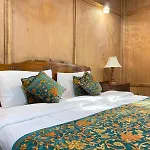 Nazneen Group Of Houseboats