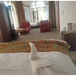 Hotel Shafaaf Plaza, Srinagar