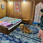 Houseboat Karima Palace