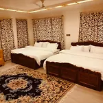 New Zamrood Holiday Home