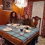 Houseboat Wild Rose