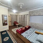 Home Away From Home Cute 3 Bedroom House G Floor
