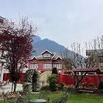 Abshar Heritage Villa