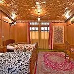 Houseboat Inshallah