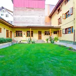Fabhotel The Legend Residency