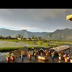 Royal Heritage Houseboats