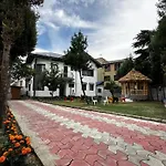 Srinagar Luxury Escape - Dilan Residency