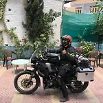 Hotel Kashmir Inn