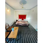 Hotel Muneer Ishfan, Srinagar