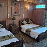 Young Beauty Star Houseboat