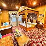 Crown Of India Group Of Houseboats