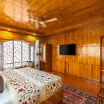 Stayvista At Wooden Arches With Lawn, Jacuzzi & Bbq