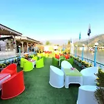 Aziz Palace Group Of Houseboats