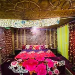 Island Hotel And Homestay