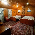 Merry Dawn Houseboat