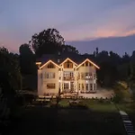 Buhayra Lakefront By Veo - Part Of Stayvista