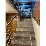 Hotel Heeposh, Srinagar