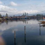 New Dunhill Houseboat