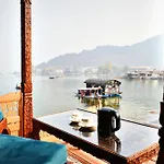 The Smith Palace Group Of Houseboats