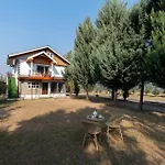 Stayvista At Khwab Villa With Lawn, Bbq